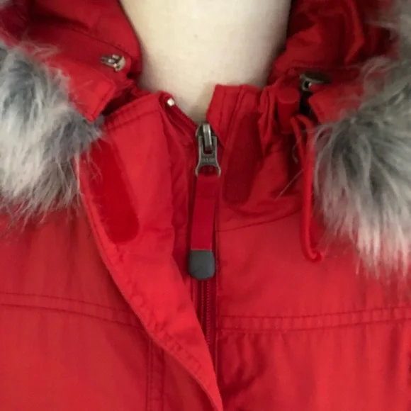 Womens American Eagle Shelter Series removable faux fur on hood sz S bright red - Picture 6 of 14